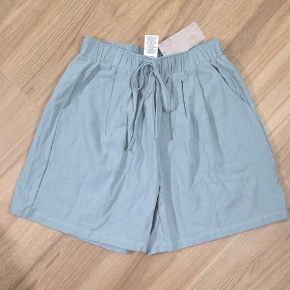 Green High Waist Shorts with Elastic Waistband - Picture 1 of 4